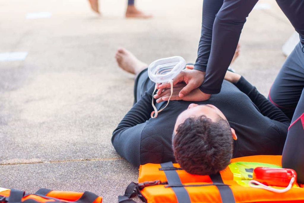 During the PADI Emergency First Responder Course you learn how to respond in any dive emergency.